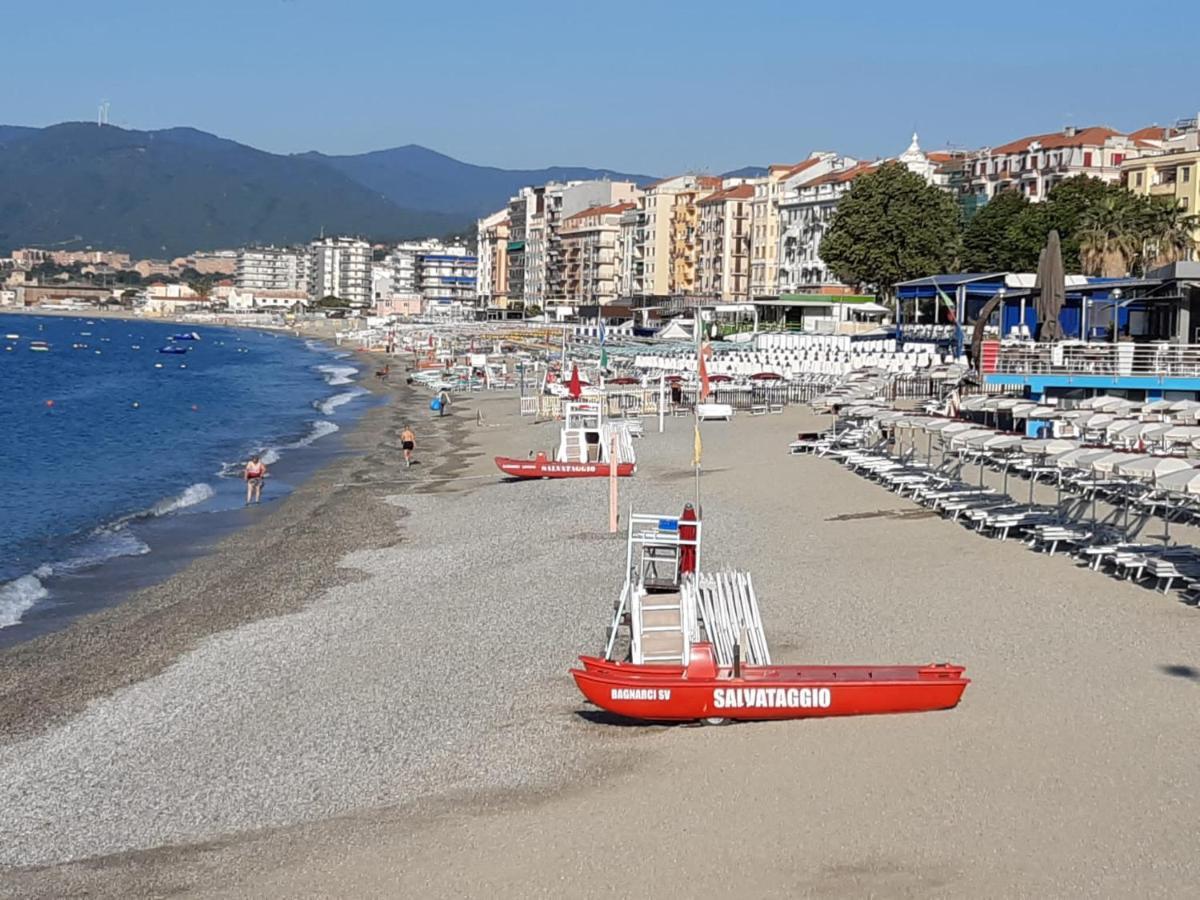 La Casa Del Mare Lägenhet Savona Exteriör bild